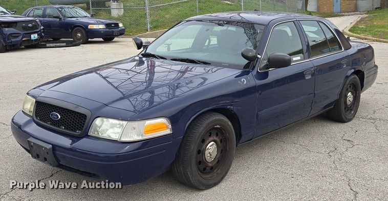 image for item EQ6976 2011 Ford  Crown Victoria Police Interceptor 