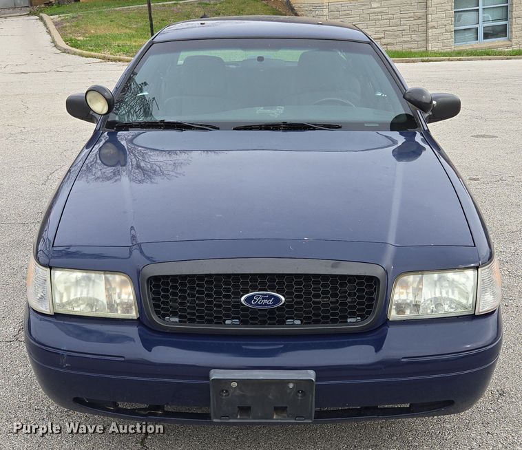 image for item EQ6976 2011 Ford  Crown Victoria Police Interceptor 
