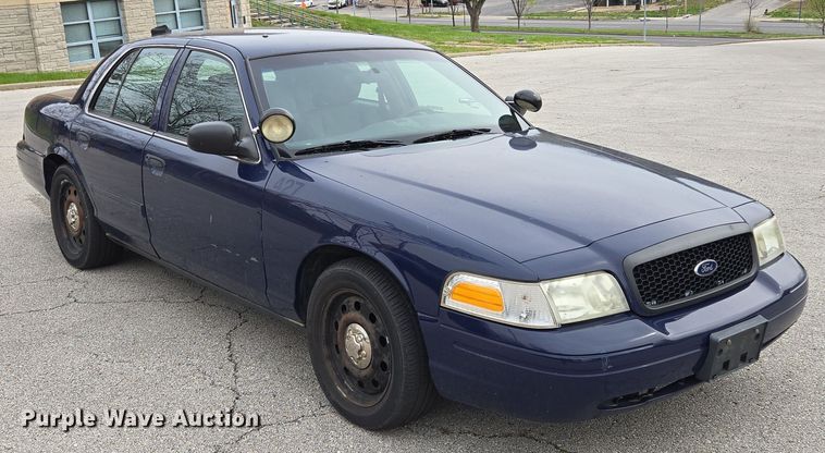 image for item EQ6976 2011 Ford  Crown Victoria Police Interceptor 