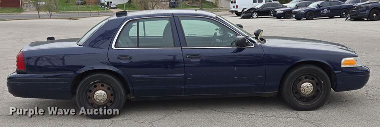 image for item EQ6976 2011 Ford  Crown Victoria Police Interceptor 