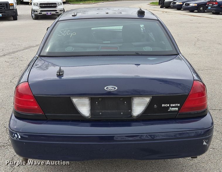 image for item EQ6976 2011 Ford  Crown Victoria Police Interceptor 