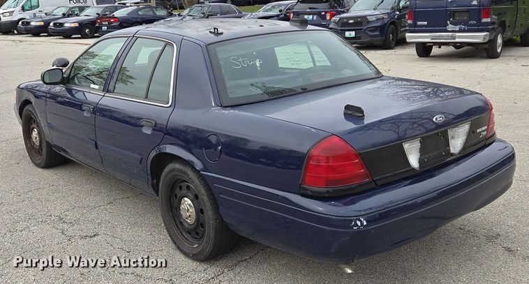 image for item EQ6976 2011 Ford  Crown Victoria Police Interceptor 