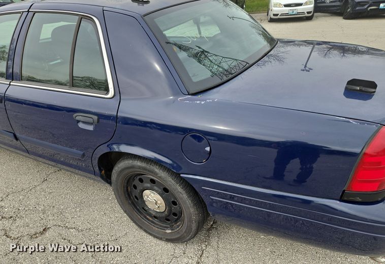 image for item EQ6976 2011 Ford  Crown Victoria Police Interceptor 