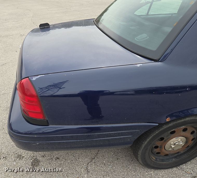 image for item EQ6976 2011 Ford  Crown Victoria Police Interceptor 