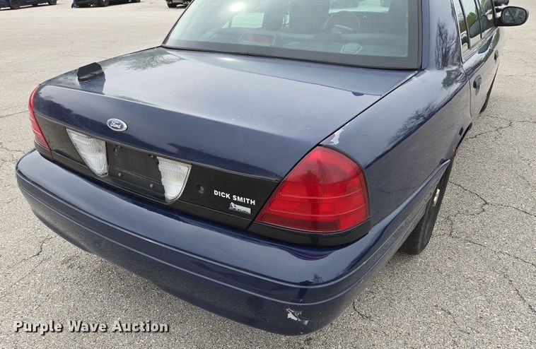 image for item EQ6976 2011 Ford  Crown Victoria Police Interceptor 