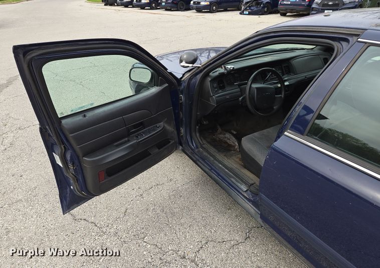 image for item EQ6976 2011 Ford  Crown Victoria Police Interceptor 