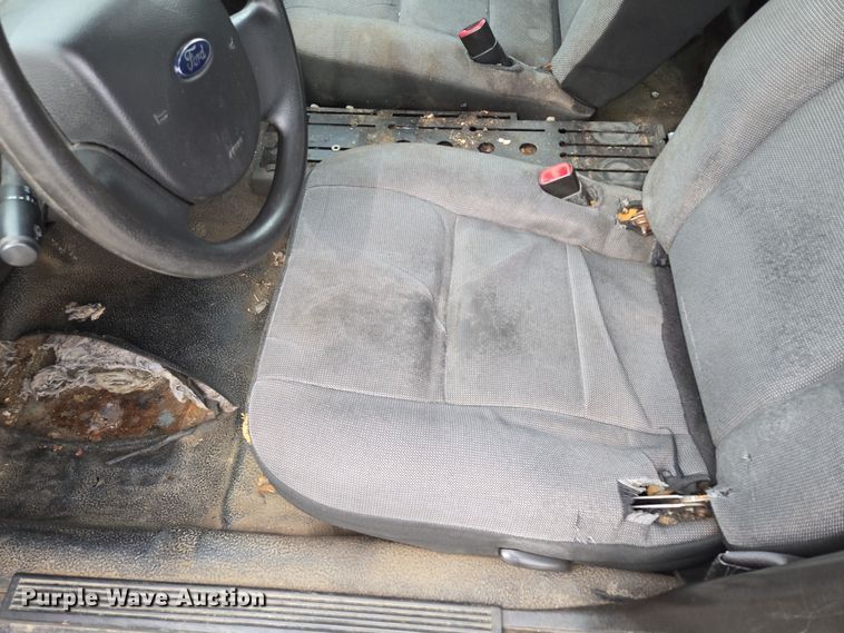 image for item EQ6976 2011 Ford  Crown Victoria Police Interceptor 