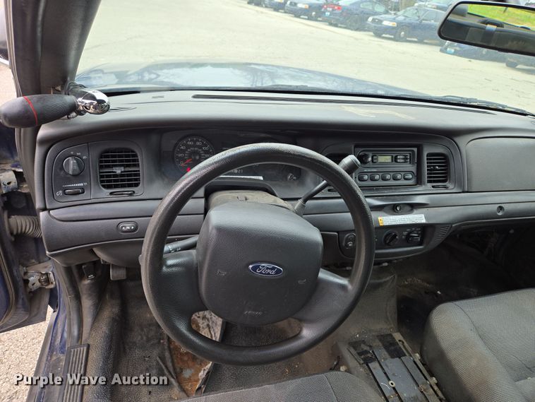 image for item EQ6976 2011 Ford  Crown Victoria Police Interceptor 