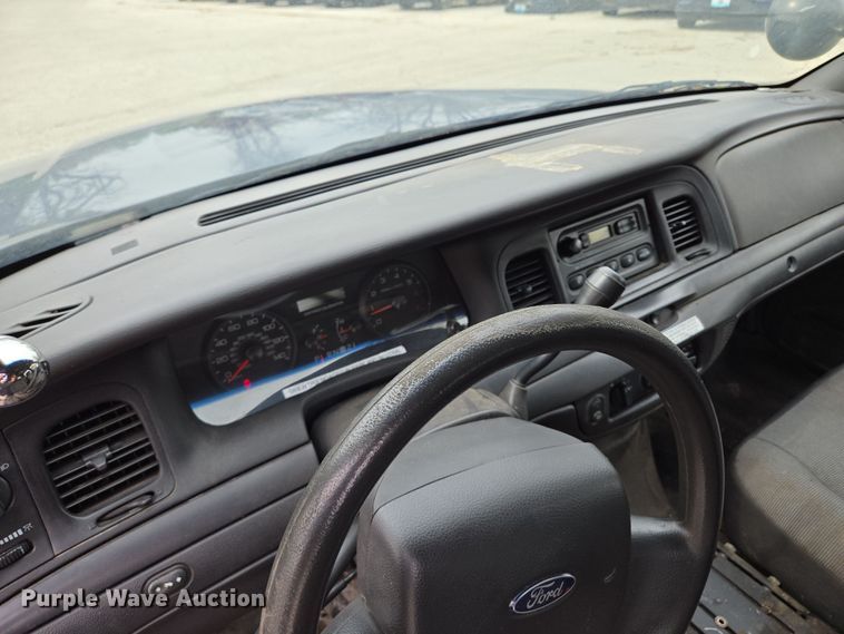 image for item EQ6976 2011 Ford  Crown Victoria Police Interceptor 