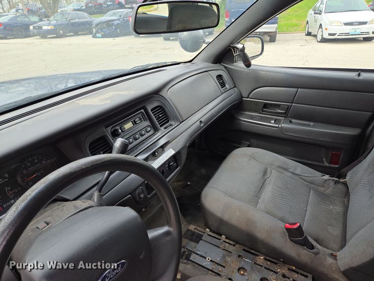 image for item EQ6976 2011 Ford  Crown Victoria Police Interceptor 