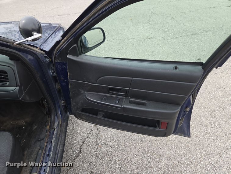 image for item EQ6976 2011 Ford  Crown Victoria Police Interceptor 