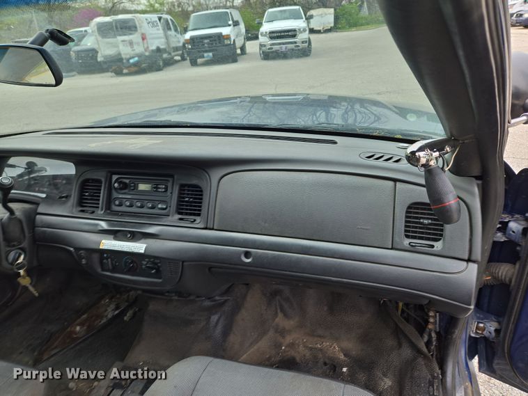 image for item EQ6976 2011 Ford  Crown Victoria Police Interceptor 