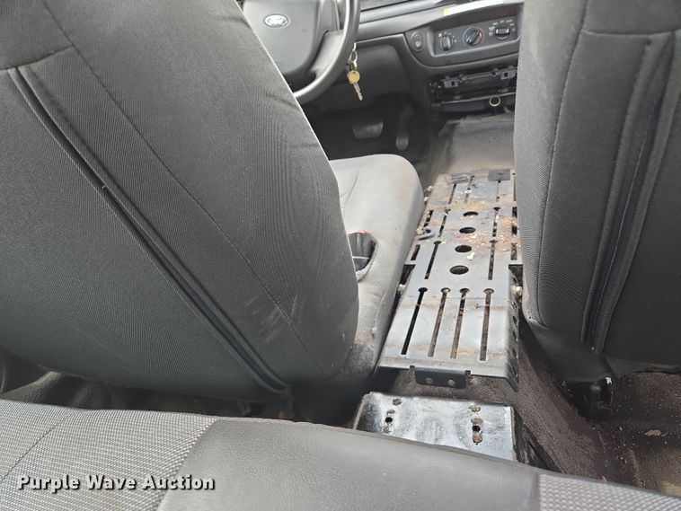 image for item EQ6976 2011 Ford  Crown Victoria Police Interceptor 