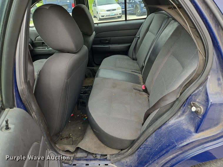 image for item EQ6976 2011 Ford  Crown Victoria Police Interceptor 