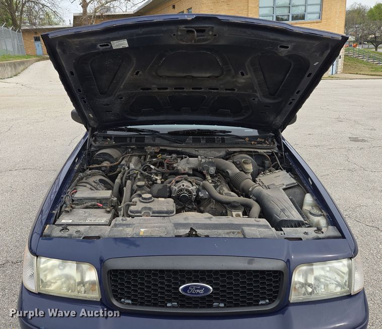 image for item EQ6976 2011 Ford  Crown Victoria Police Interceptor 