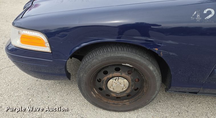 image for item EQ6976 2011 Ford  Crown Victoria Police Interceptor 