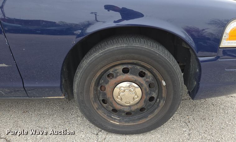 image for item EQ6976 2011 Ford  Crown Victoria Police Interceptor 