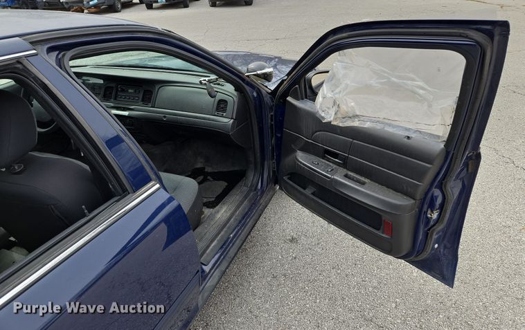 image for item EQ6977 2008 Ford  Crown Victoria Police Interceptor 