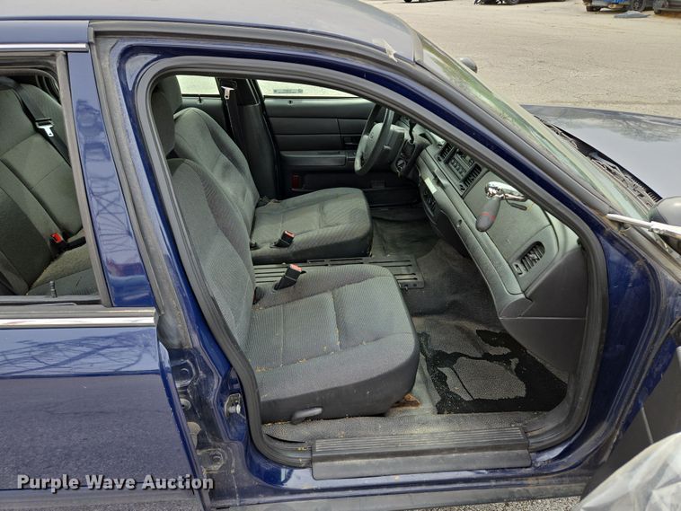 image for item EQ6977 2008 Ford  Crown Victoria Police Interceptor 