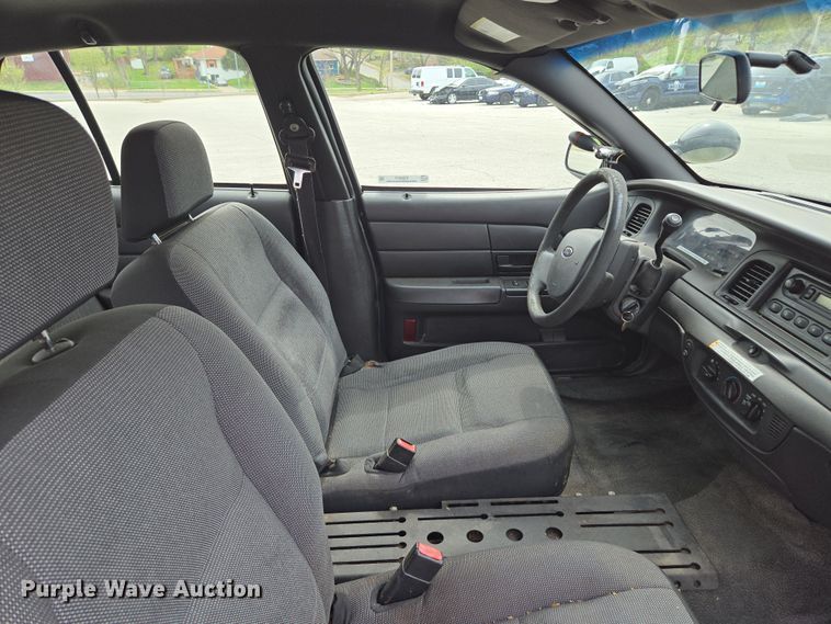 image for item EQ6977 2008 Ford  Crown Victoria Police Interceptor 