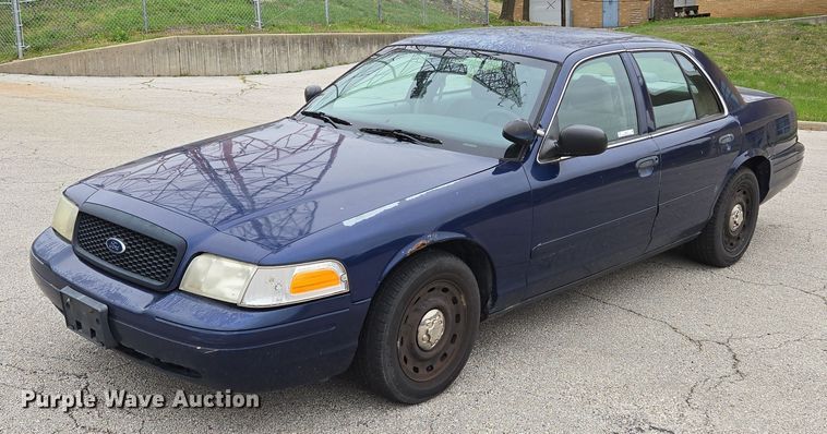 image for item EQ6978 2003 Ford Crown Victoria Police Interceptor 