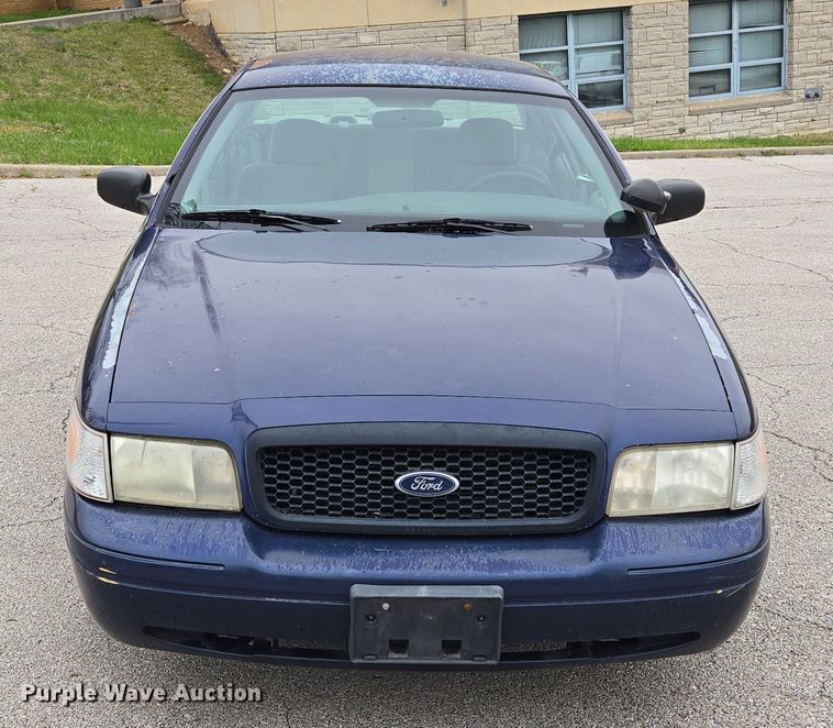 image for item EQ6978 2003 Ford Crown Victoria Police Interceptor 