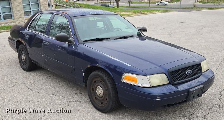 image for item EQ6978 2003 Ford Crown Victoria Police Interceptor 