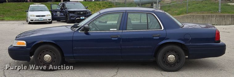 image for item EQ6978 2003 Ford Crown Victoria Police Interceptor 