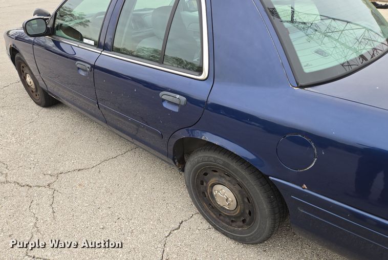 image for item EQ6978 2003 Ford Crown Victoria Police Interceptor 