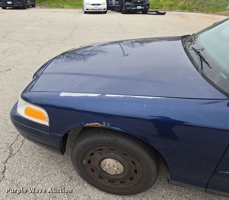 image for item EQ6978 2003 Ford Crown Victoria Police Interceptor 