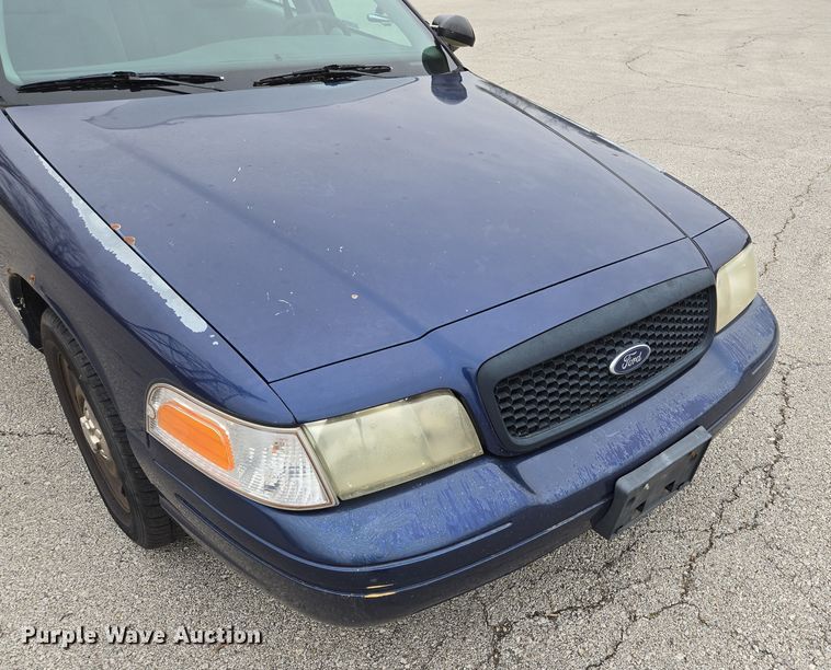 image for item EQ6978 2003 Ford Crown Victoria Police Interceptor 