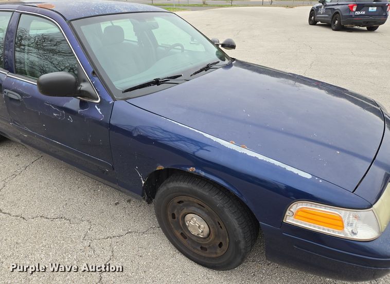 image for item EQ6978 2003 Ford Crown Victoria Police Interceptor 