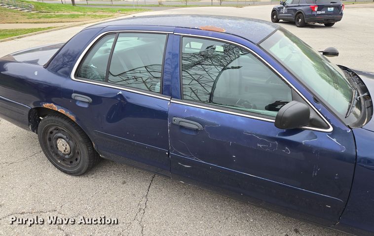 image for item EQ6978 2003 Ford Crown Victoria Police Interceptor 