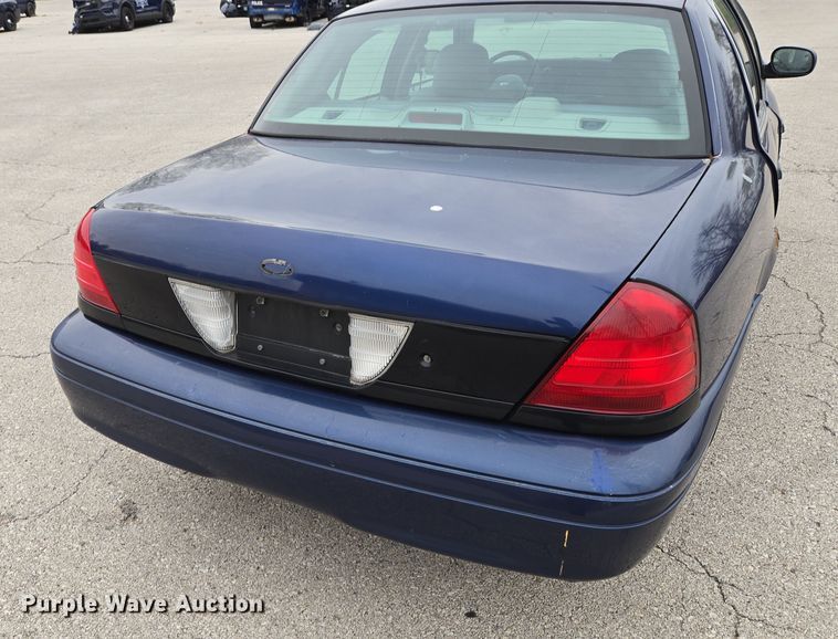image for item EQ6978 2003 Ford Crown Victoria Police Interceptor 