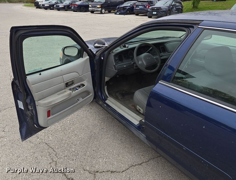 image for item EQ6978 2003 Ford Crown Victoria Police Interceptor 