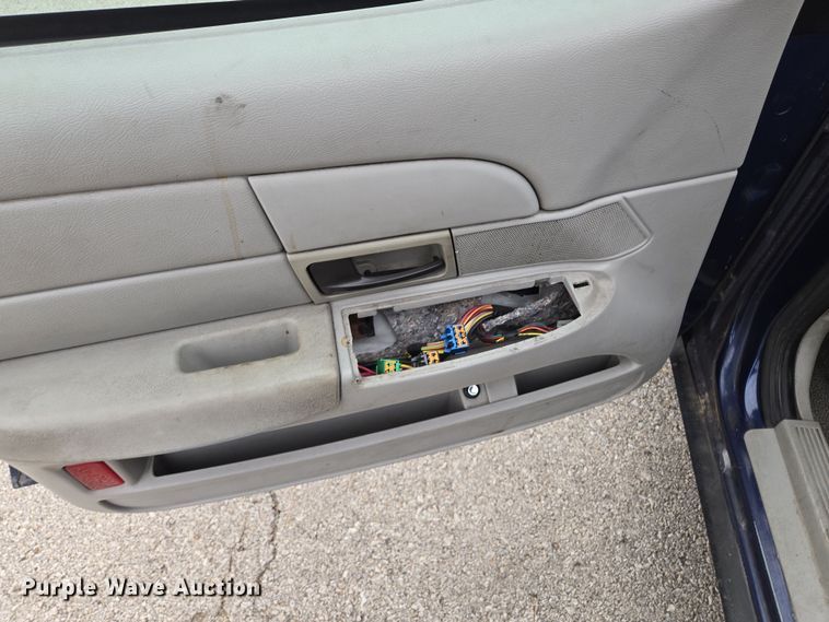 image for item EQ6978 2003 Ford Crown Victoria Police Interceptor 