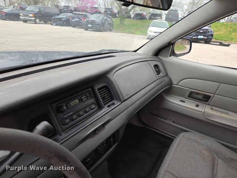 image for item EQ6978 2003 Ford Crown Victoria Police Interceptor 