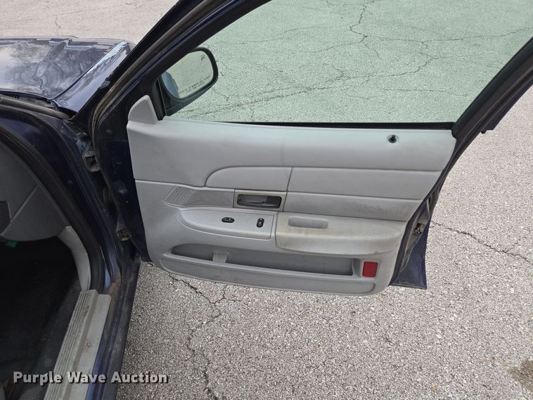image for item EQ6978 2003 Ford Crown Victoria Police Interceptor 