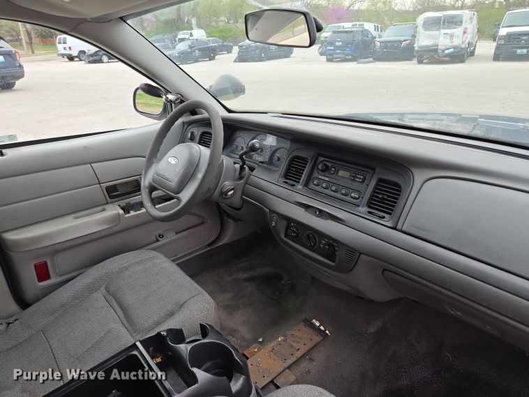 image for item EQ6978 2003 Ford Crown Victoria Police Interceptor 