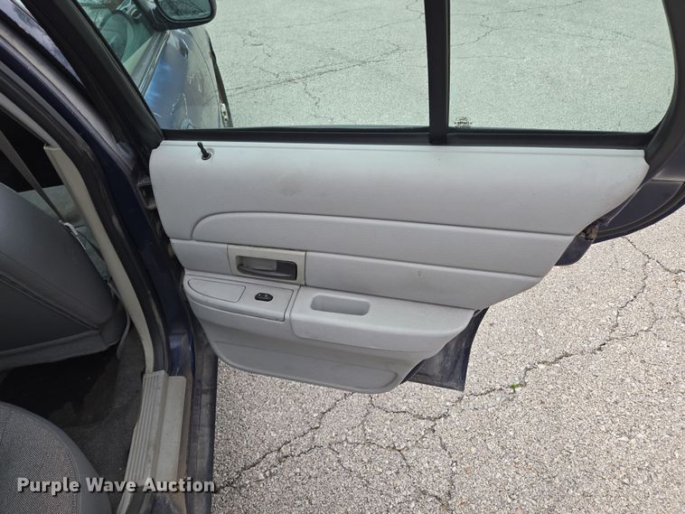 image for item EQ6978 2003 Ford Crown Victoria Police Interceptor 