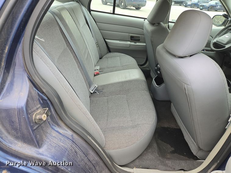image for item EQ6978 2003 Ford Crown Victoria Police Interceptor 