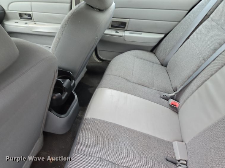 image for item EQ6978 2003 Ford Crown Victoria Police Interceptor 