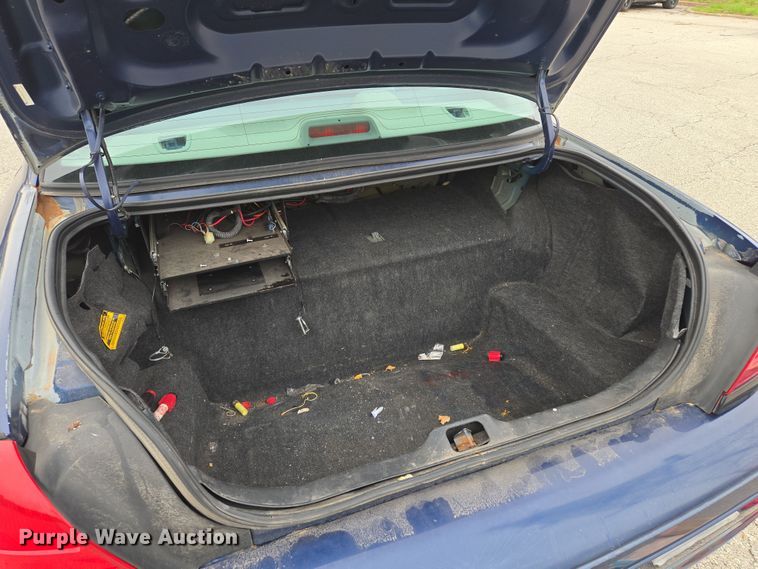 image for item EQ6978 2003 Ford Crown Victoria Police Interceptor 