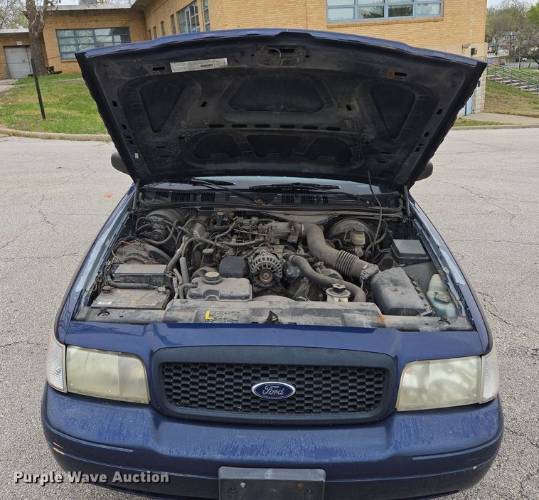 image for item EQ6978 2003 Ford Crown Victoria Police Interceptor 