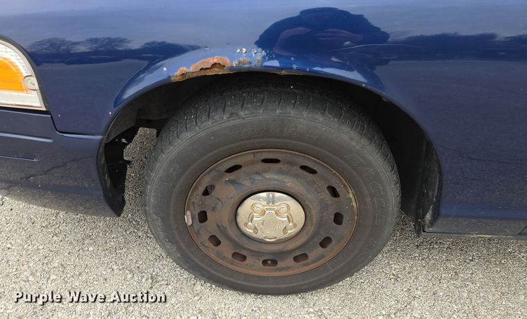 image for item EQ6978 2003 Ford Crown Victoria Police Interceptor 