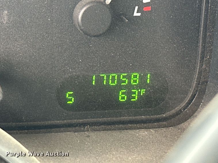 image for item ER8808 2002 Ford Explorer XLT SUV