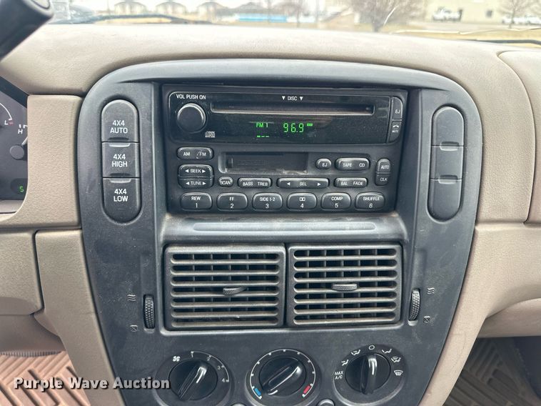 image for item ER8808 2002 Ford Explorer XLT SUV