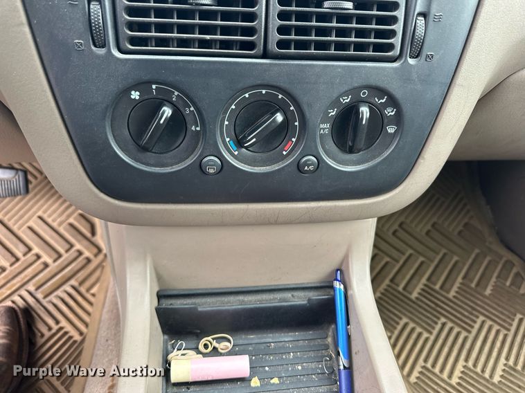 image for item ER8808 2002 Ford Explorer XLT SUV