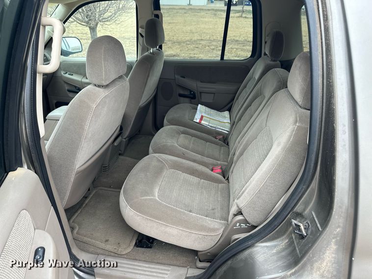 image for item ER8808 2002 Ford Explorer XLT SUV