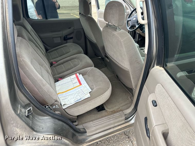 image for item ER8808 2002 Ford Explorer XLT SUV